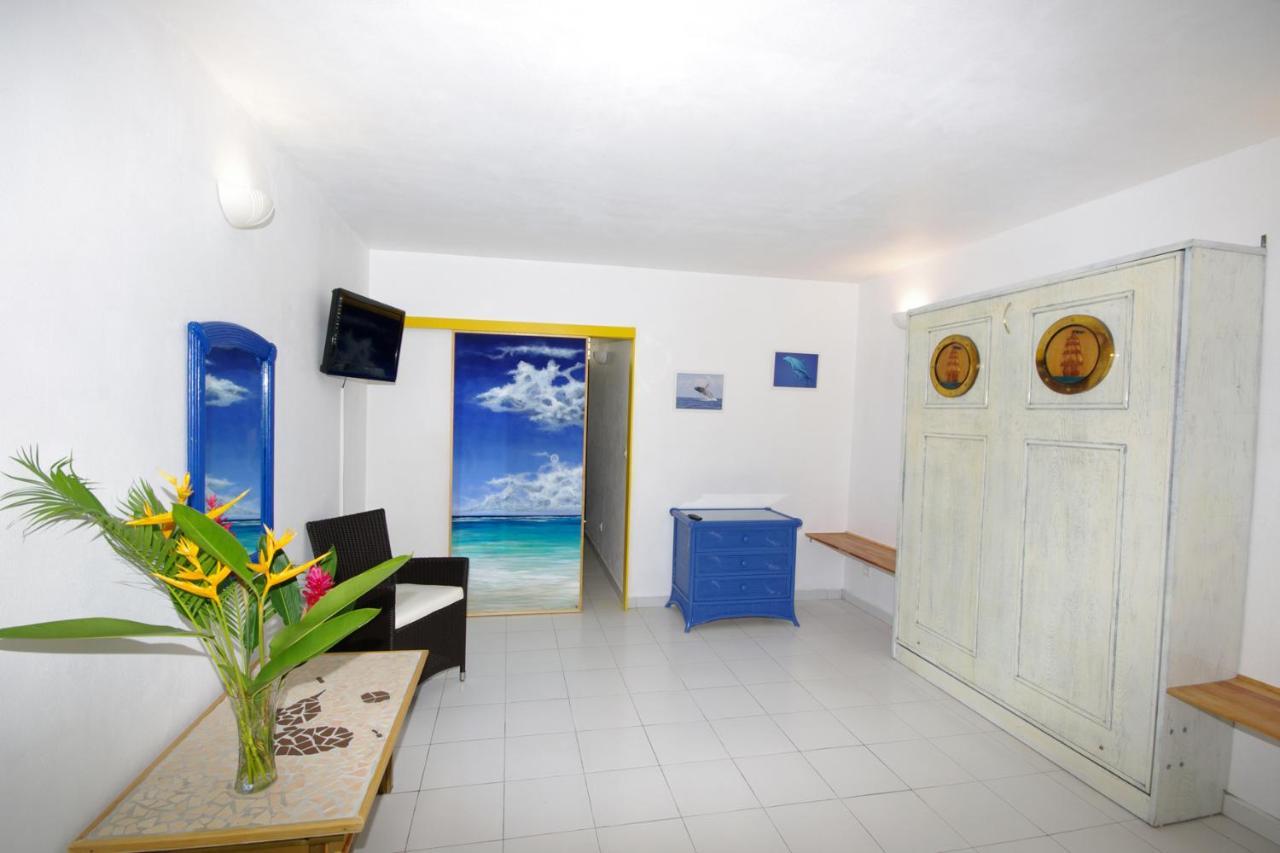 Studio Le Colibri Residence Les Boucaniers Avec Reserve D'Eau サン・フランソワ エクステリア 写真